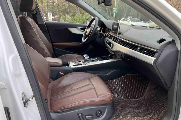 Used Audi A4L 2018 30th Anniversary Edition 40 TFSI Fashion Model
