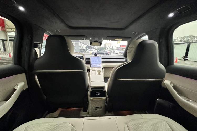 Used Nio ES6 2024 75 kWh
