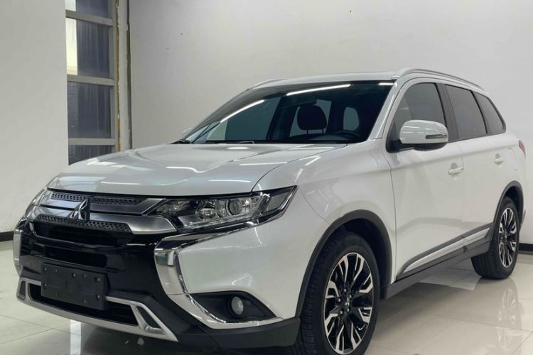 Used Mitsubishi Outlander 2020 2.0L Two-Wheel Drive Enjoyment Version 5 Seats
