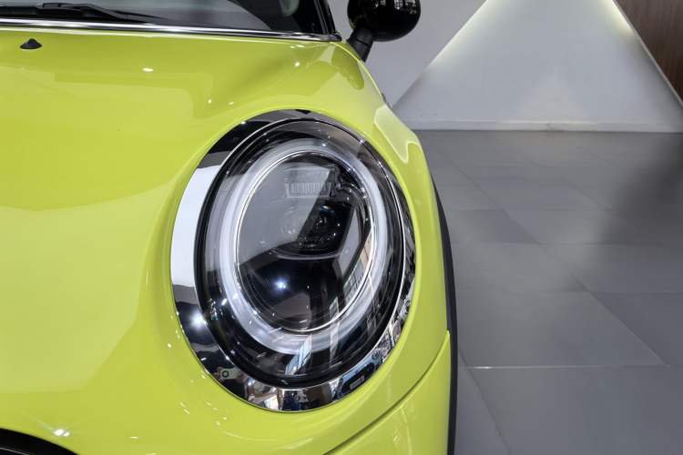 Used  MINI 2023 Updated 1.5T COOPER Artist Five-Door Edition
