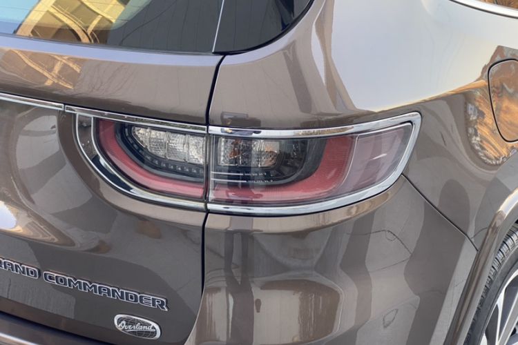 Used  Grand Commander 2018 2.0T Four-Wheel Drive Smart Enjoyment Version China V Emission Standard
