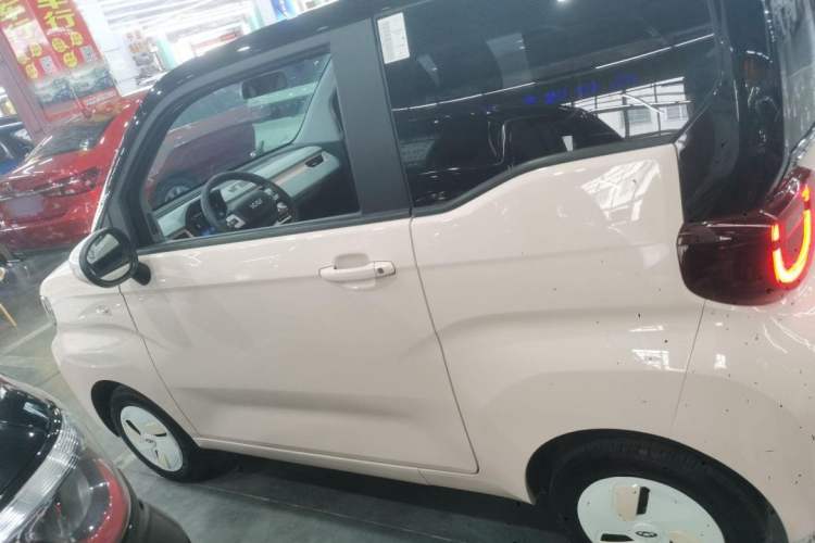 Used Chery QQ Ice Cream 2022 170km Sundae Phosphate Lithium-Ion
