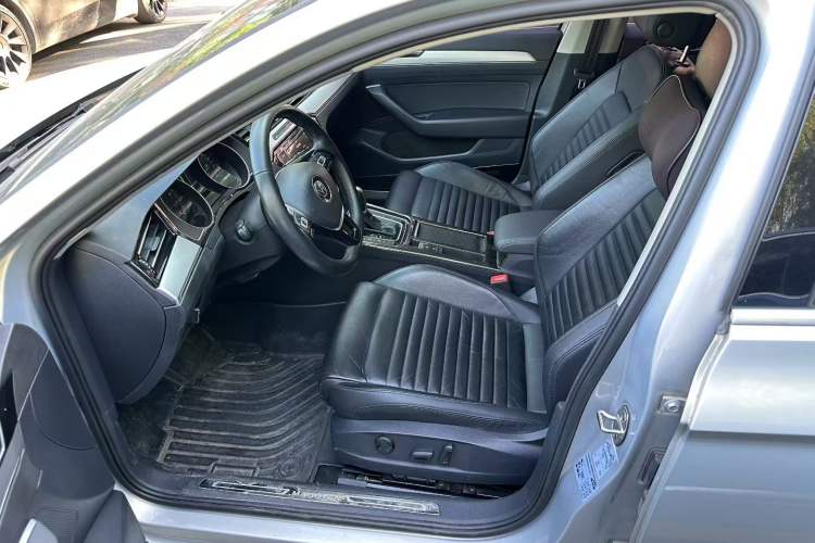 Used Volkswagen Magotan 2018 330TSI DSG Advanced Model
