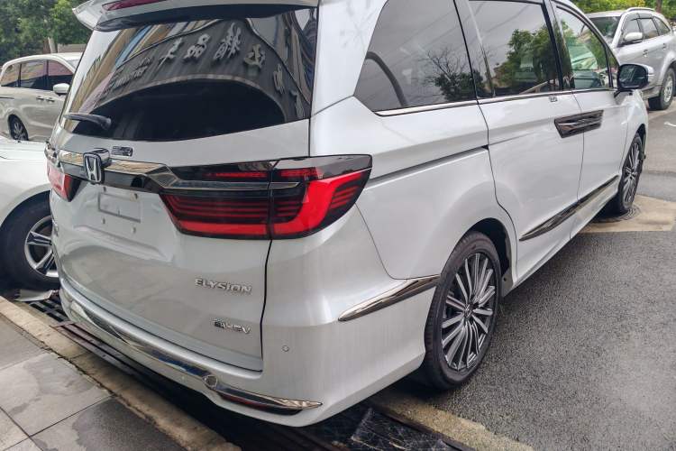 Used Honda Elysion 2024 2.0L eHEV Luxury Edition
