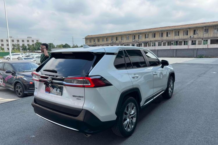 Used Toyota Wildlander 2022 2.0L CVT 4x4 Luxury PLUS Edition
