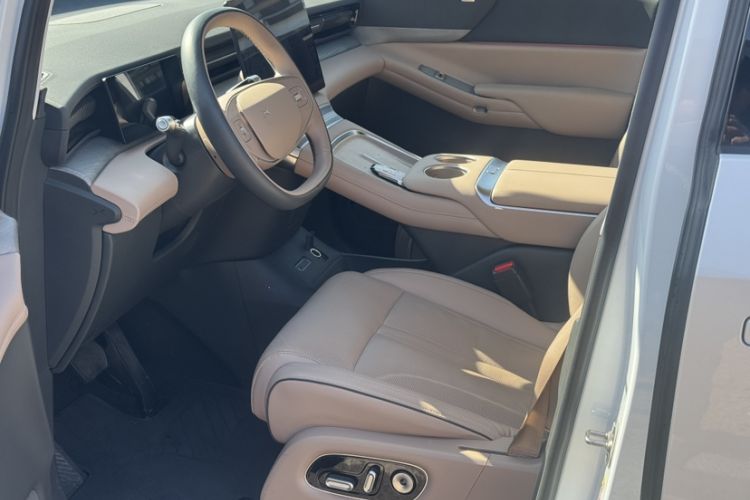 Used XPeng X9 2025 740 Ultra-Long Range Max
