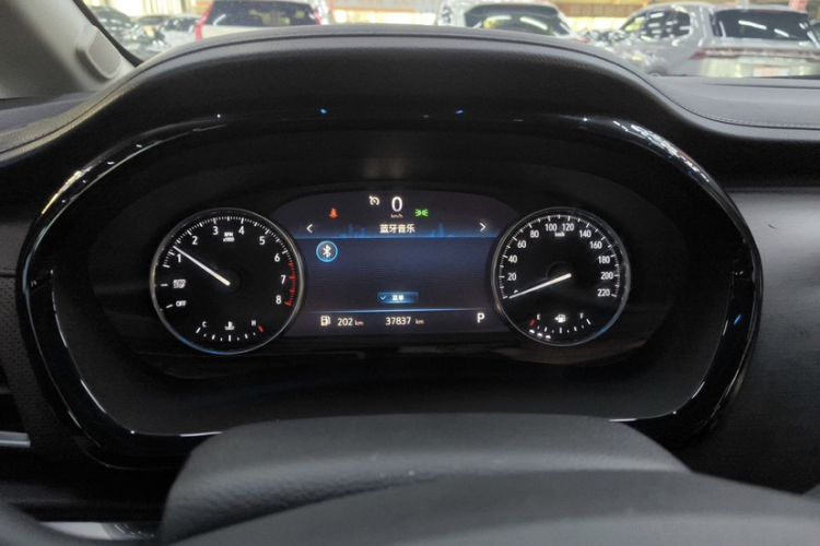 Used Buick GL8 2023 Land Executive Class 652T Luxury Model
