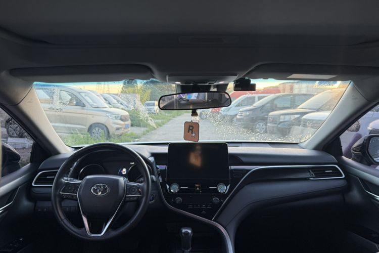 Used Toyota Camry 2021 2.0G Luxury Edition
