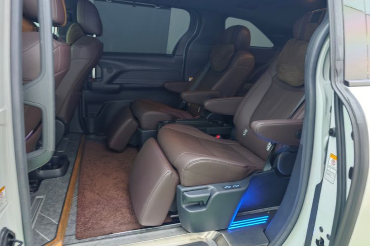 Used Toyota Sienna 2021 2.5L Hybrid Platinum Edition
