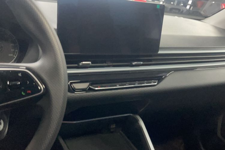 Used Geely Auto Emgrand 2025 4th Generation 1.5L Manual - Starry Edition
