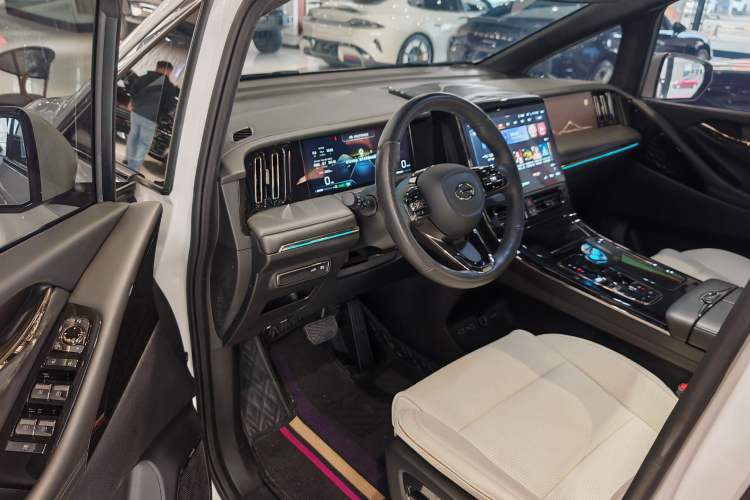 Used GAC Trumpchi M8 2023 Zongshi Series Dual-Motor Flagship Edition