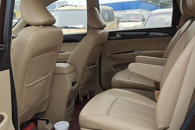 Used Baojun 730 2016 1.5T Manual Luxury Edition 7 Seats
