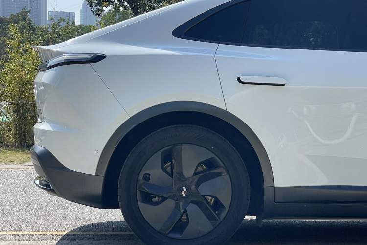 Used ONVO L60 2024 60 kWh Rear-Drive Version
