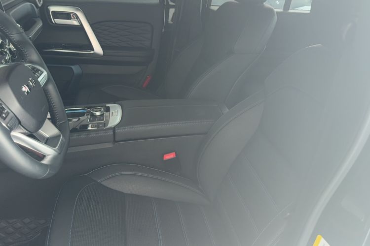 Used Beijing Auto BJ40 2023 2.0T Automatic Four-Wheel Drive Urban Hunter Edition Chivalrous Type
