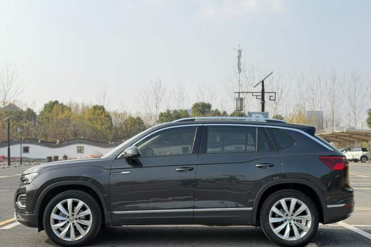 Used Volkswagen Tayron 2020 330TSI Two-Wheel Drive Luxury Connected Pro Edition
