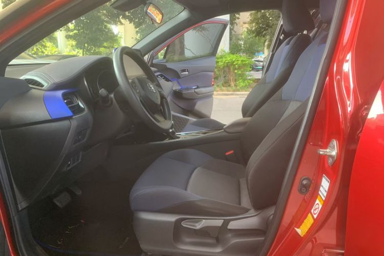 Used Toyota C-HR 2018 2.0L Leading with Sunroof China VI Standard
