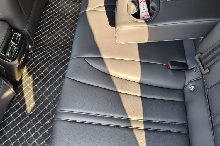 Used Roewe D7 2023 DMH 125km Superior Edition