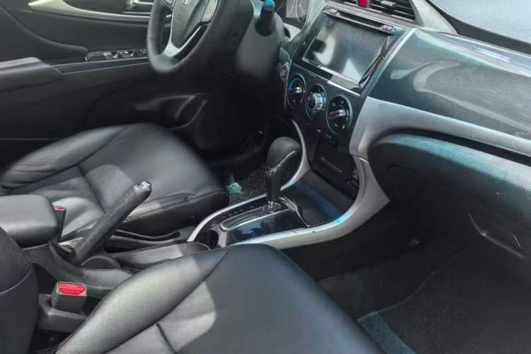 Used Honda Crider 2015 1.8L Automatic Luxury Edition
