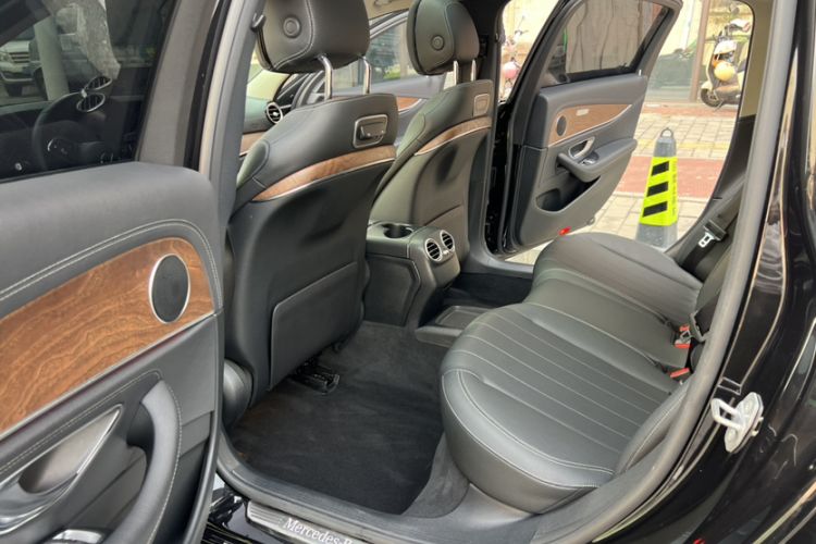 Used Mercedes-Benz E-Class 2019 Facelifted E 300 L Stylish Version
