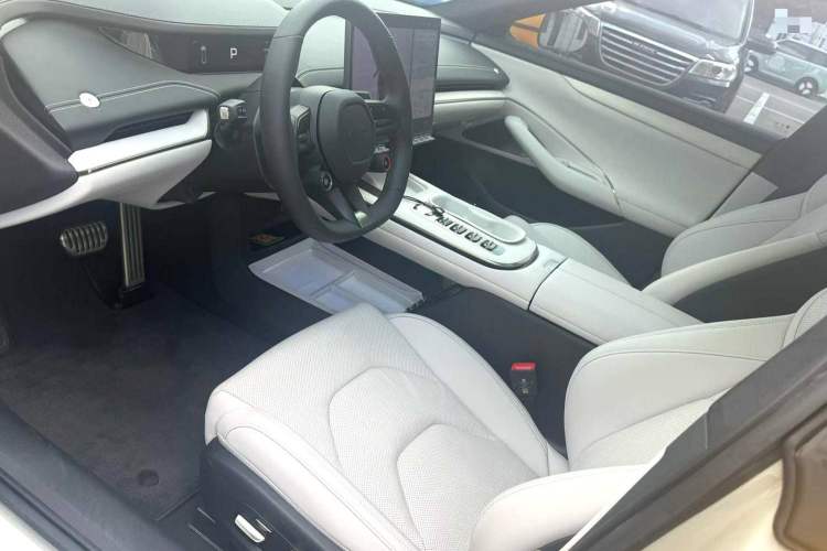 Used  SU7 2024 Four-Wheel Drive Ultra-Long Range Advanced Intelligent Driving Max Edition
