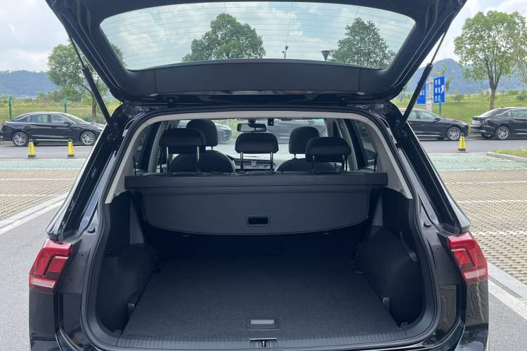 Used Volkswagen Tiguan L 2021 330TSI Automatic Two-Wheel Drive Smart Edition
