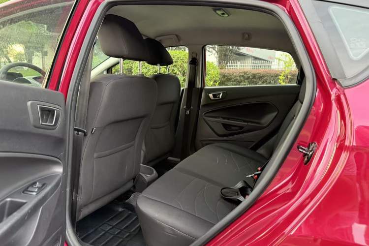 Used Ford Fiesta 2013 Hatchback 1.5L Automatic Fashion Edition
