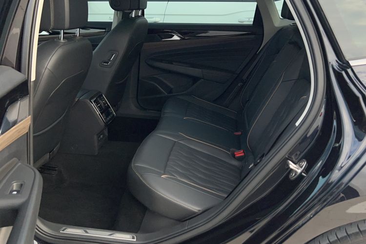 Used Volkswagen Passat 2020 Revised Version 330TSI Luxury Edition China VI Standard
