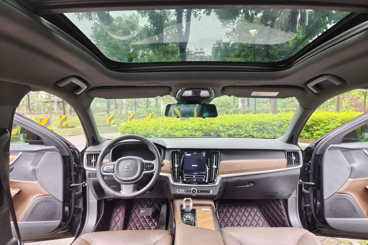 Used Volvo S90 2023 B5 Zhiyi Luxury Edition
