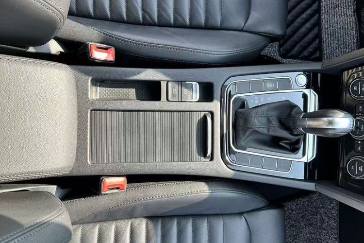 Used Volkswagen Magotan 2019 330TSI DSG Luxury Version China VI Standard