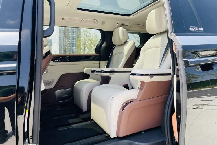 Used BYD Xia 2025 DM-i 1.5T 180km Excellence Model
