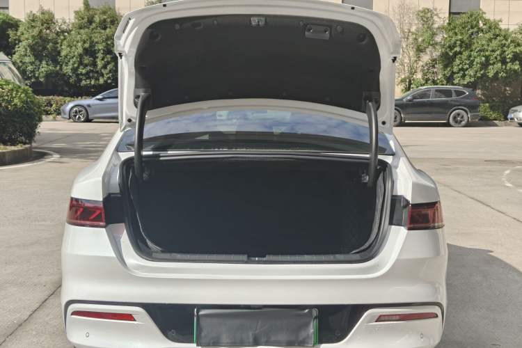 Used BYD Qin PLUS 2024 Honor Edition EV 510KM Beyond Model