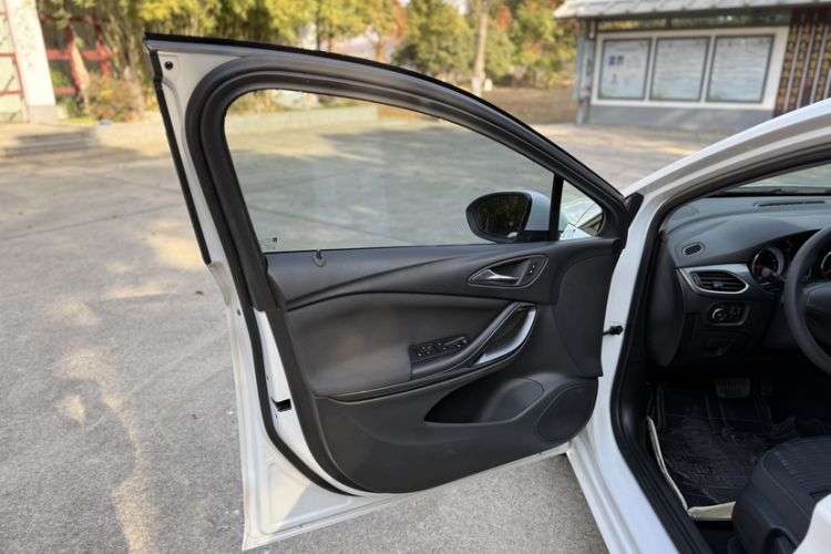 Used Buick Verano 2016 Hatchback 15S Automatic Ambition Model
