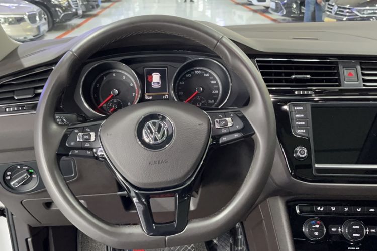 Used Volkswagen Tiguan L 2018 380TSI Automatic All-Wheel Drive Luxury Edition