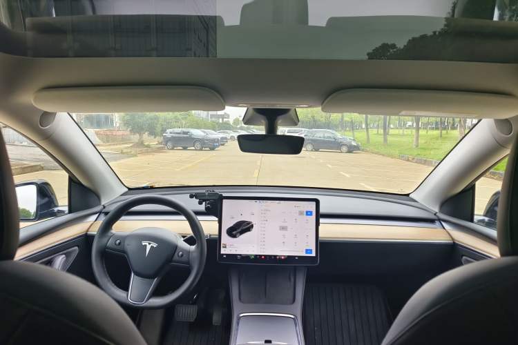 Used Tesla Model Y 2022 Rear-Wheel-Drive Version
