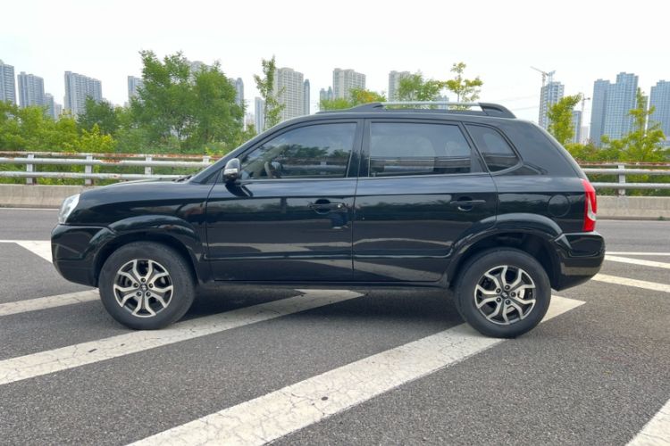 Used Hyundai Tucson 2013 2.0L Automatic Two-Wheel Drive Comfort Version
