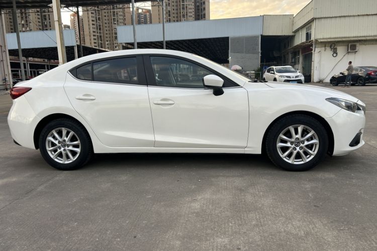 Used Mazda Mazda 3 Axela 2016 Sedan 1.5L Automatic Comfort Model