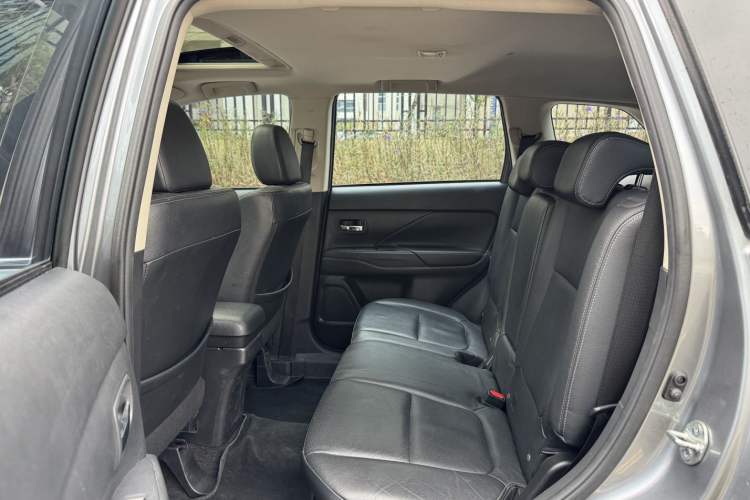 Used Mitsubishi Outlander 2018 2.4L 4x4 Elite Edition 5 Seats
