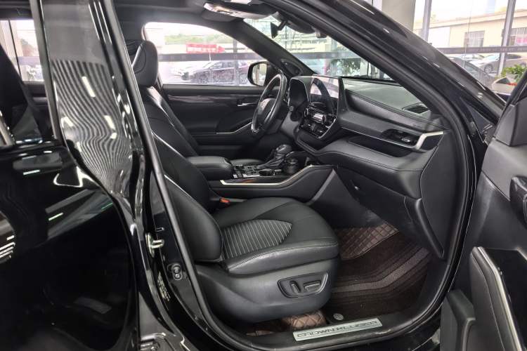 Used Toyota Crown Land Cruiser 2022 2.0T Four-Wheel Drive Prestige Edition
