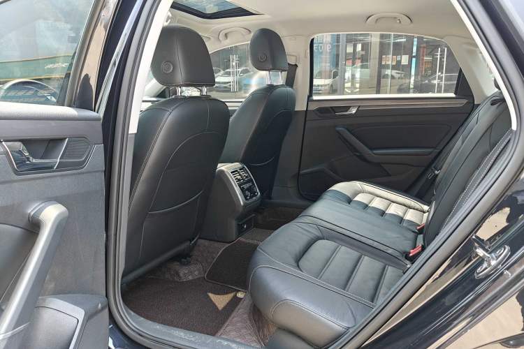 Used Volkswagen Passat 2017 330TSI DSG Luxury Edition
