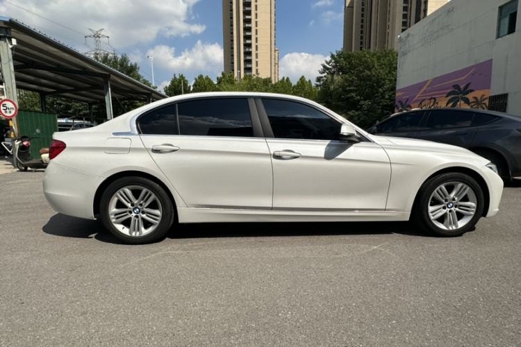 Used BMW 3 Series 2016 320Li Ambition Model
