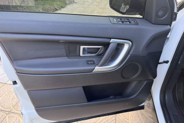 Used Land Rover Discovery Sport 2019 240 PS SE Dynamic Version China VI Standard
