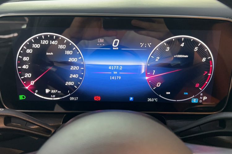 Used Mercedes-Benz GLC 2024 GLC 260 L 4MATIC Luxury Model 5 Seats
