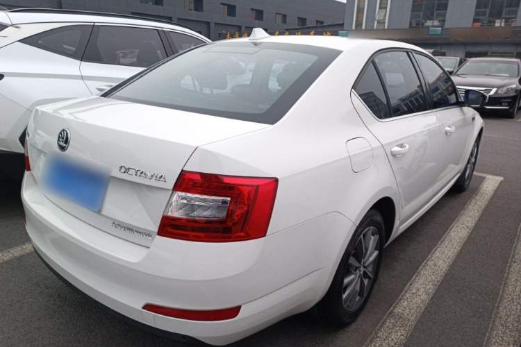 Used Skoda Octavia 2017 1.6L Automatic Chuanxing Edition
