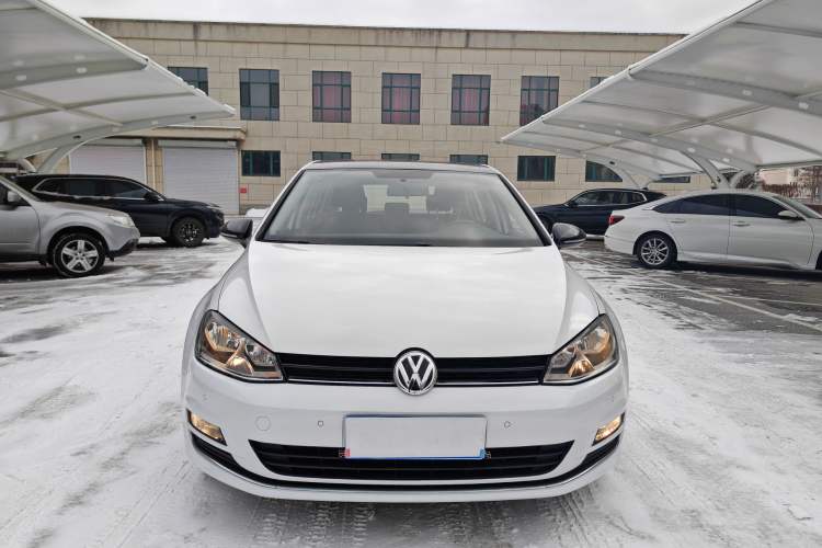 Used Volkswagen Golf 2017 1.6L Automatic Comfort Million-Vehicle Anniversary Edition
