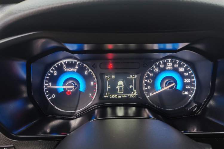 Used Dongfeng Fengon 580 2017 1.5T Manual Luxury Model