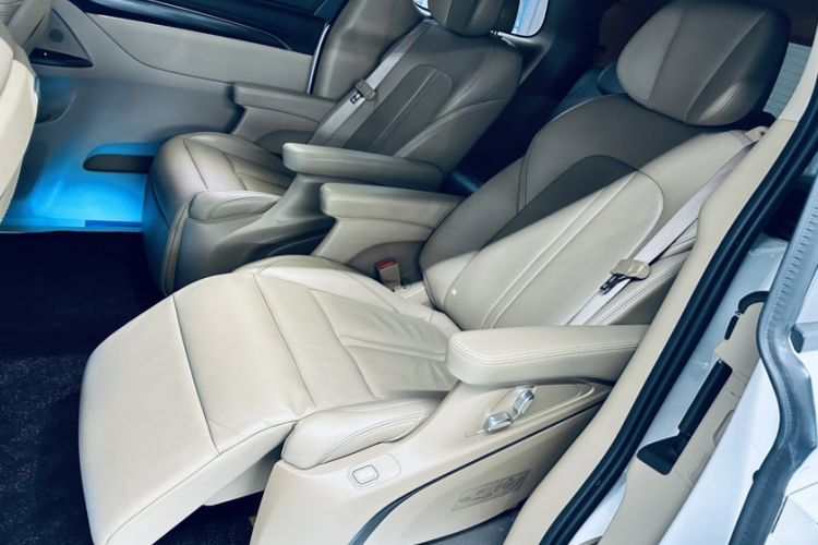 Used Buick GL8 2021 ES Landtrek 653T Luxury Model