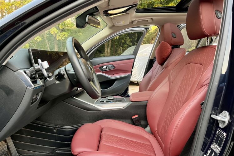 Used BMW i3 2023 eDrive 40 L Midnight Edition
