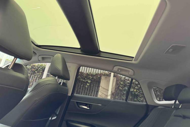 Used Toyota Harrier 2022 Dual-Engine 2.5L CVT Four-Wheel Drive Flagship Edition
