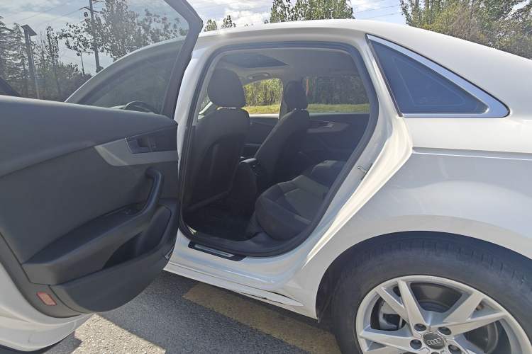 Used Audi A4L 2018 30th Anniversary Edition 40 TFSI Trendy Model
