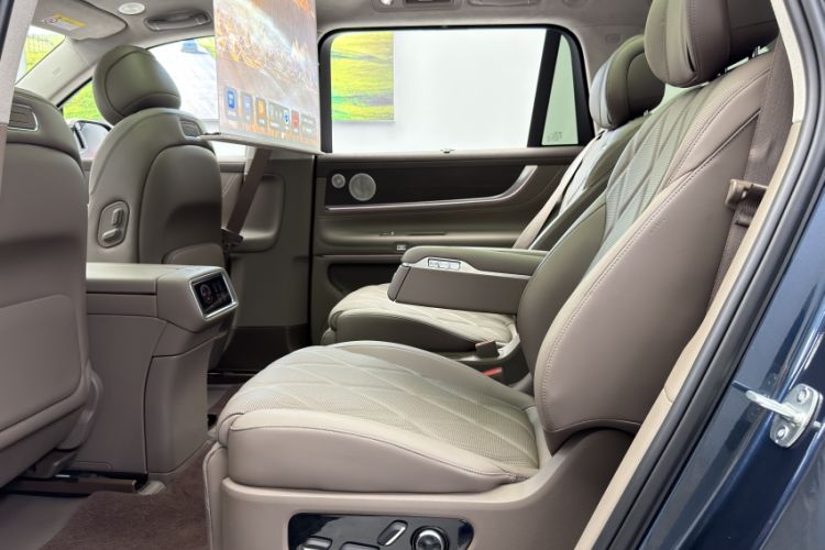 Used Hima AITO M9 2025 Extended-Range Ultra Version 52 kWh 6-Seater